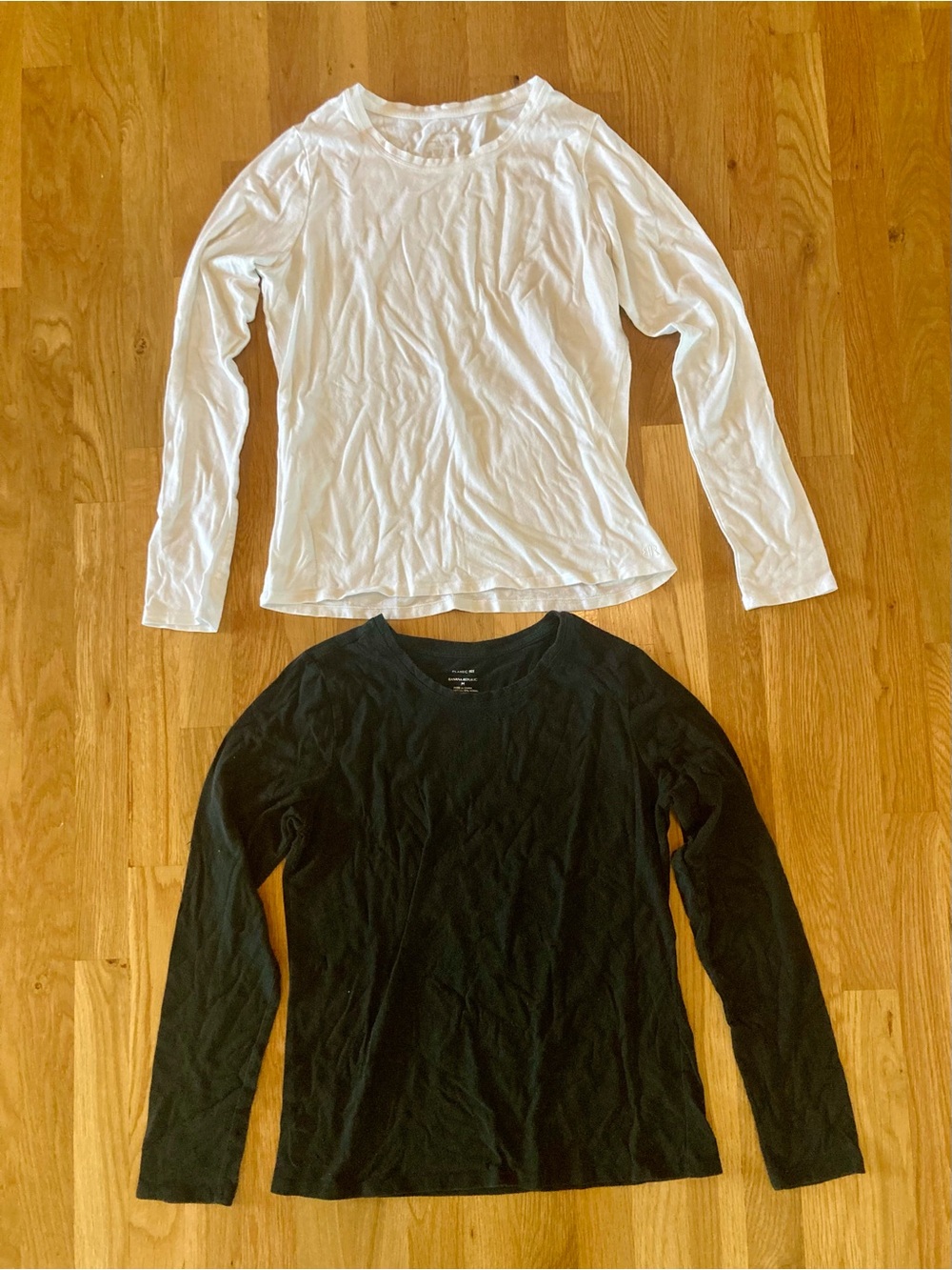 Banana Republic Classic Tee Long Sleeve Shirts